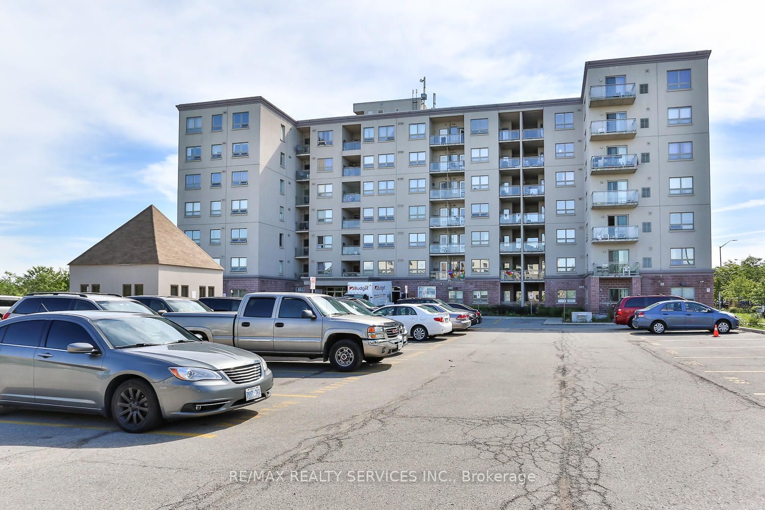 7405 Goreway Dr, unit 716 for sale - image #1