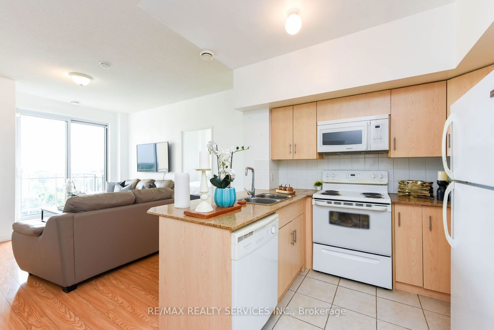 7405 Goreway Dr, unit 716 for sale - image #13