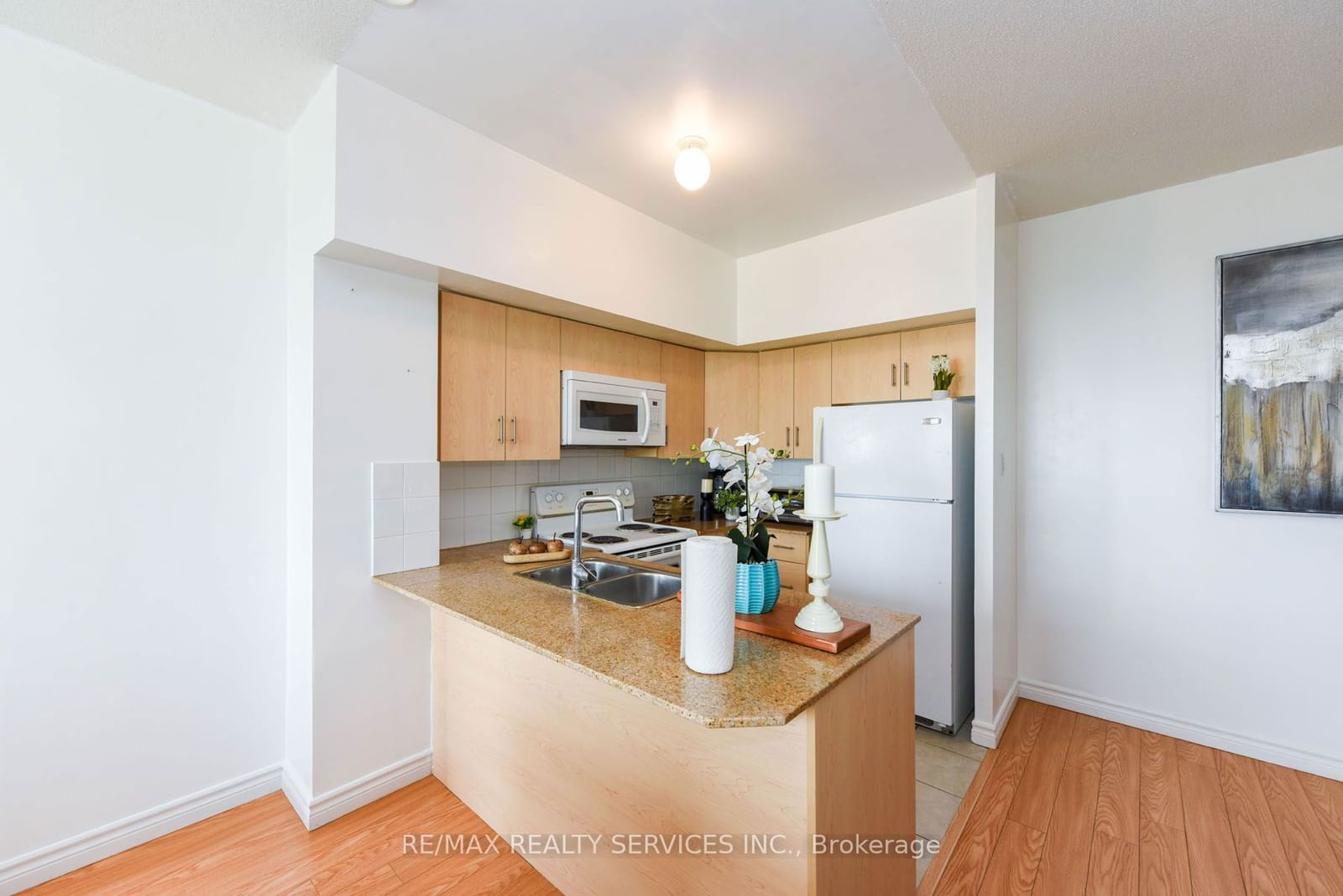 7405 Goreway Dr, unit 716 for sale - image #16