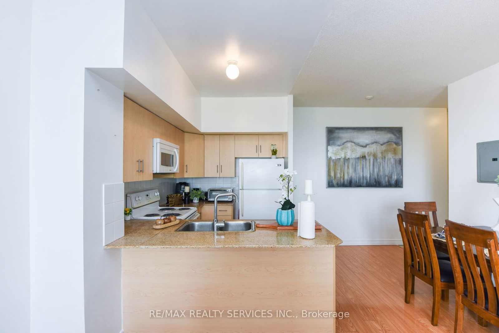 7405 Goreway Dr, unit 716 for sale - image #20