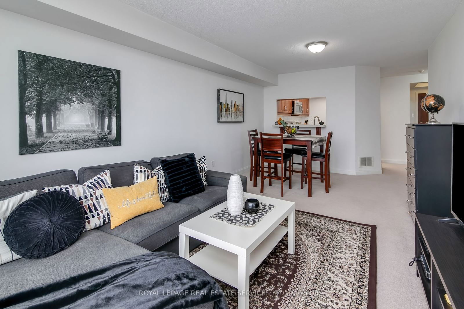 24 Hanover Rd, unit 708 for sale - image #2