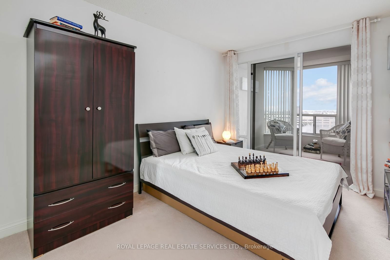 24 Hanover Rd, unit 708 for sale - image #8