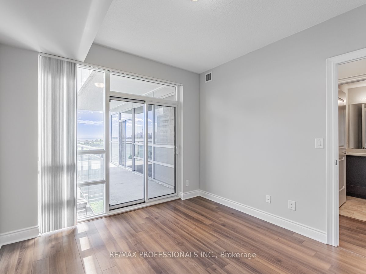 16 Brookers Lane, unit 710 for sale - image #17