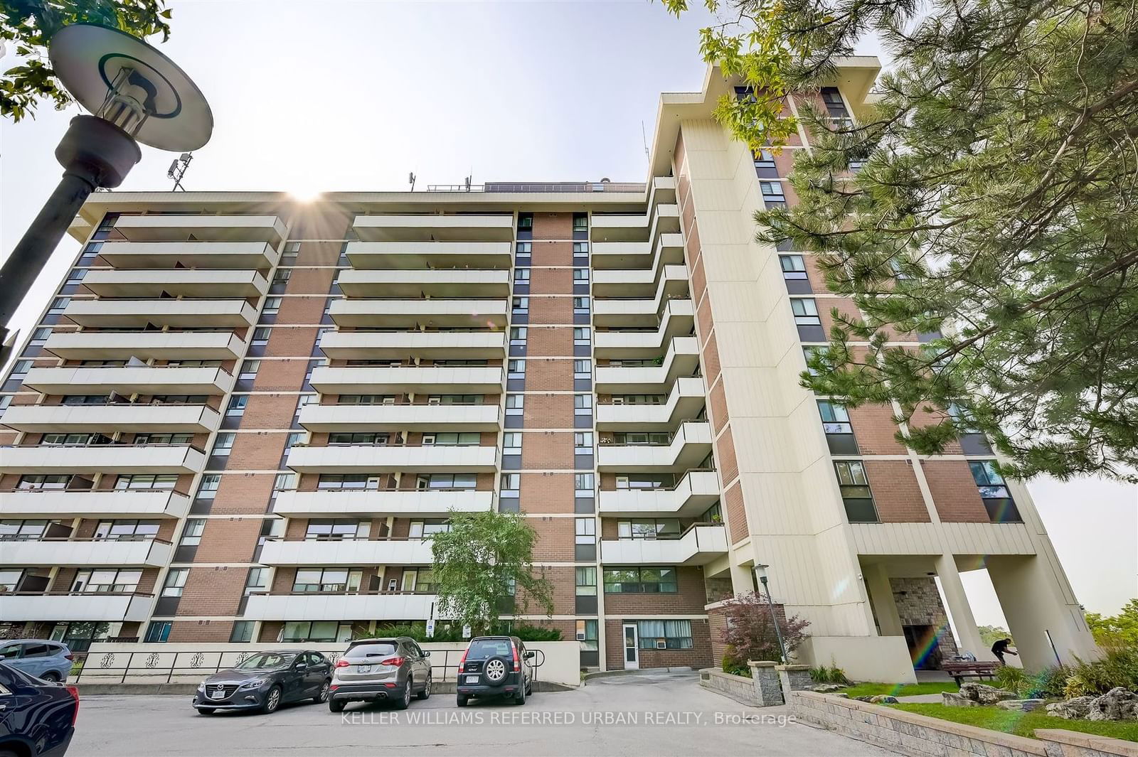 541 Blackthorn Ave, unit 410 for sale - image #1