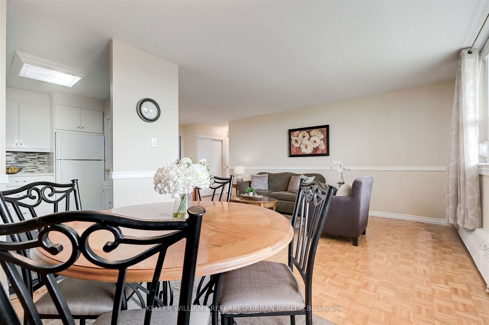 541 Blackthorn Ave, unit 410 for sale - image #11