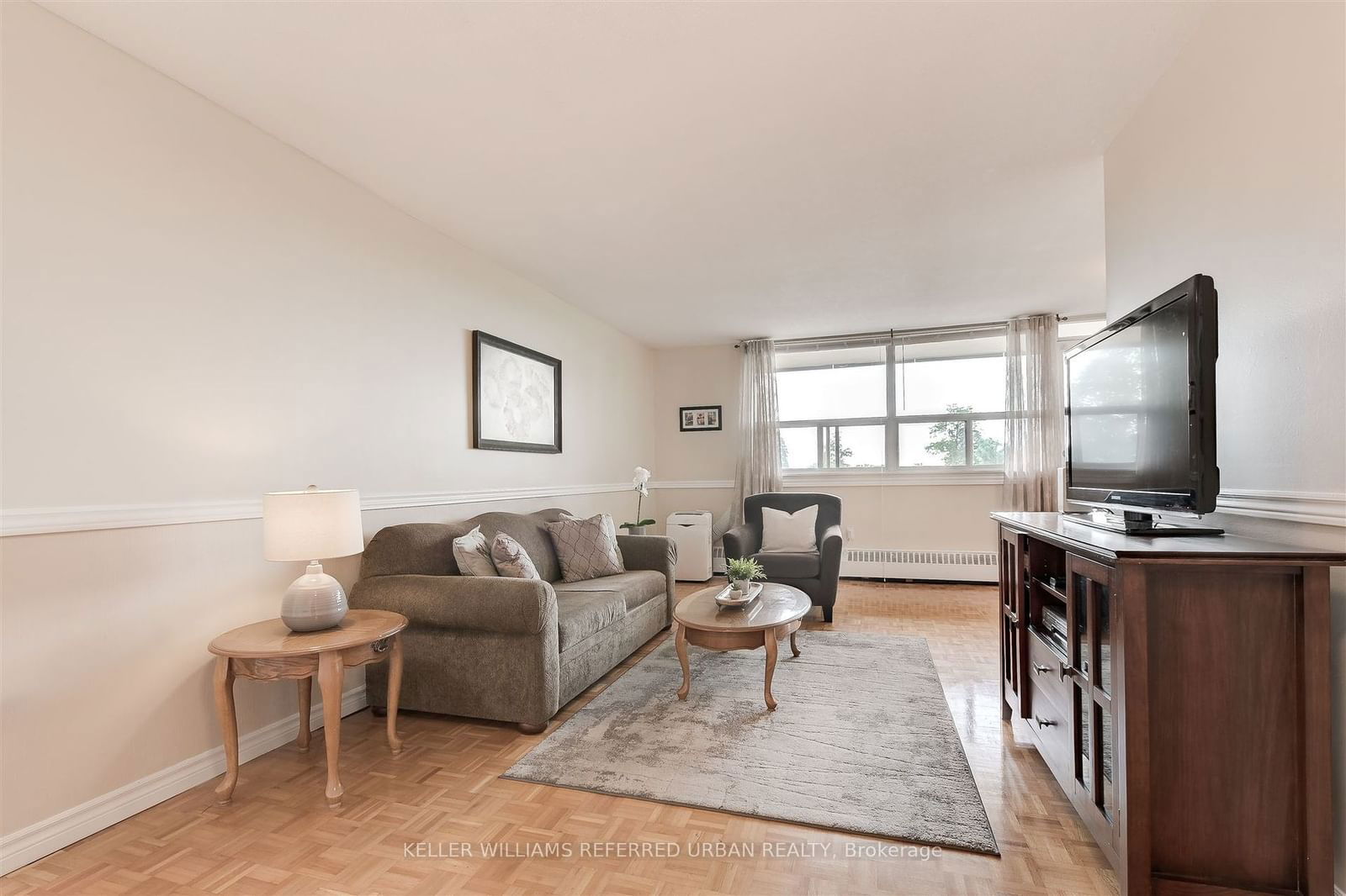 541 Blackthorn Ave, unit 410 for sale - image #7