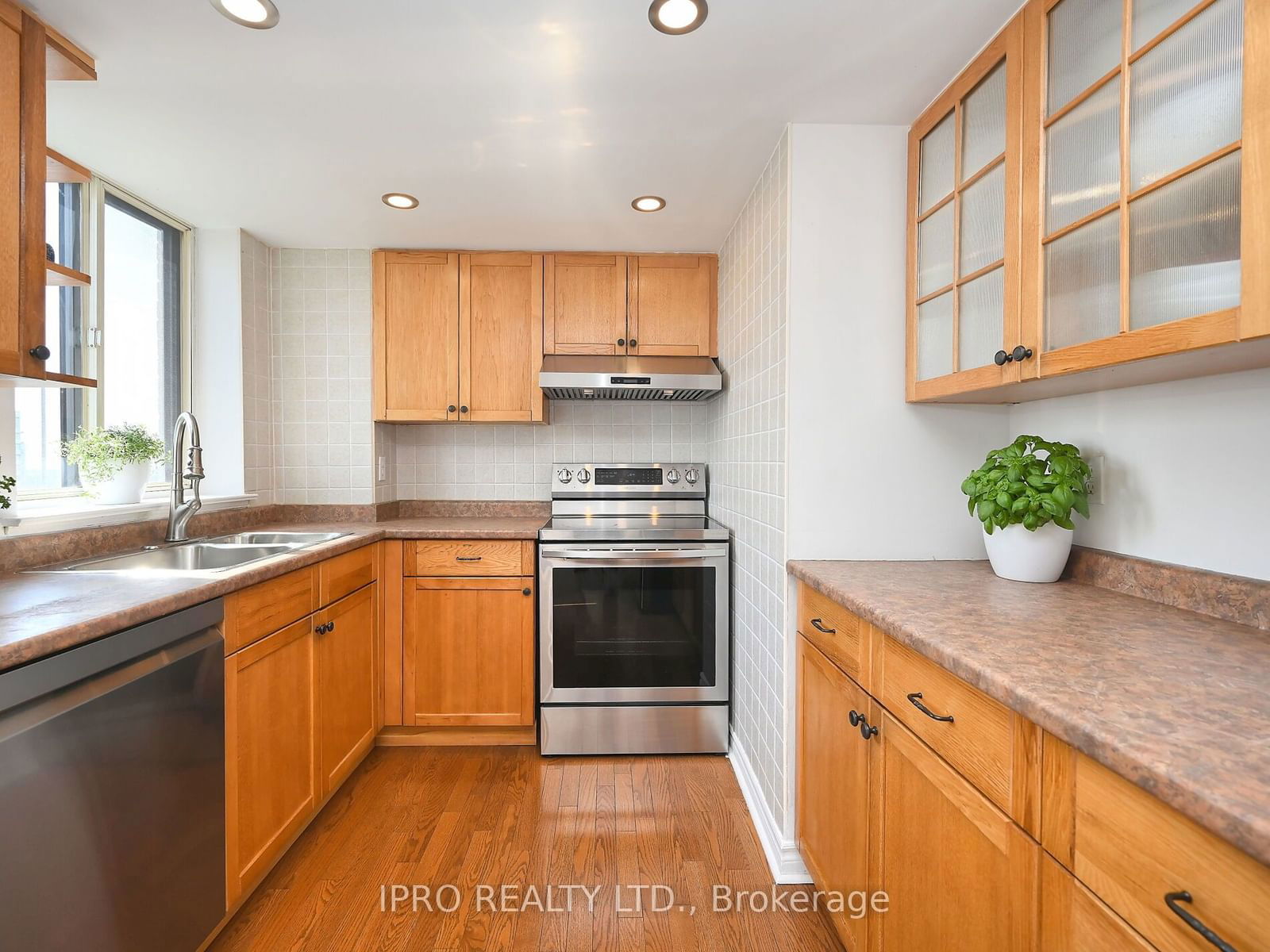 1360 Rathburn Rd E, unit 1507 for sale - image #14