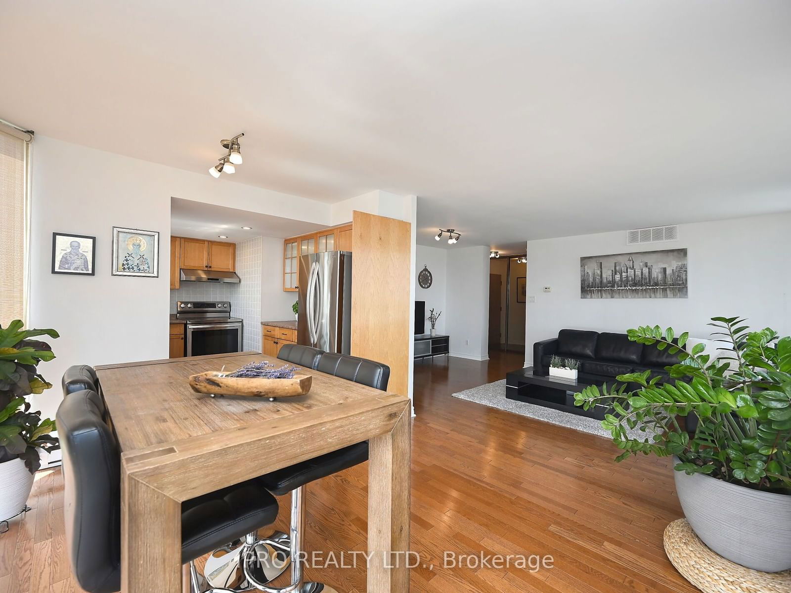 1360 Rathburn Rd E, unit 1507 for sale - image #17