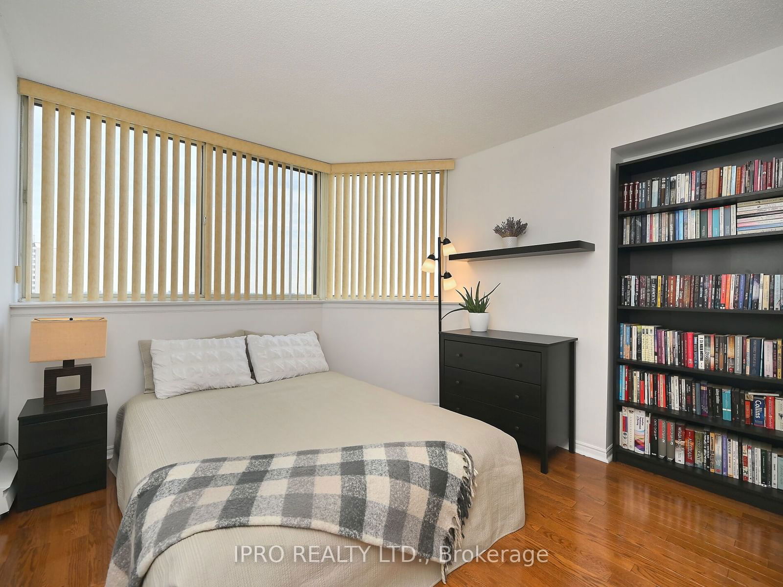 1360 Rathburn Rd E, unit 1507 for sale - image #26