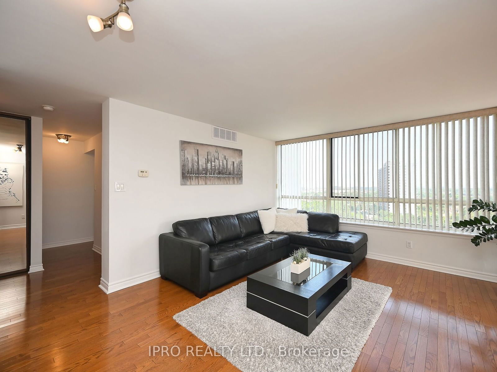 1360 Rathburn Rd E, unit 1507 for sale - image #9