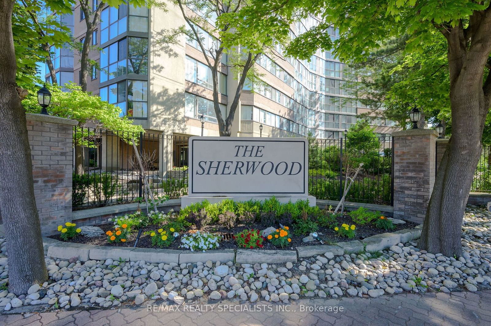 4235 Sherwoodtowne Blvd, unit 402 for sale - image #1