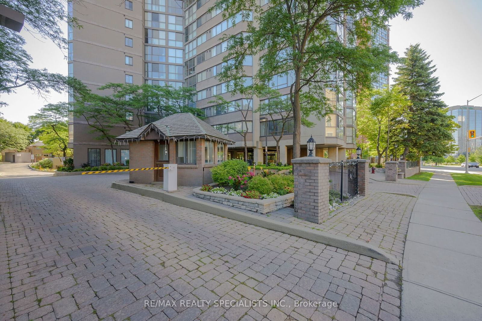 4235 Sherwoodtowne Blvd, unit 402 for sale