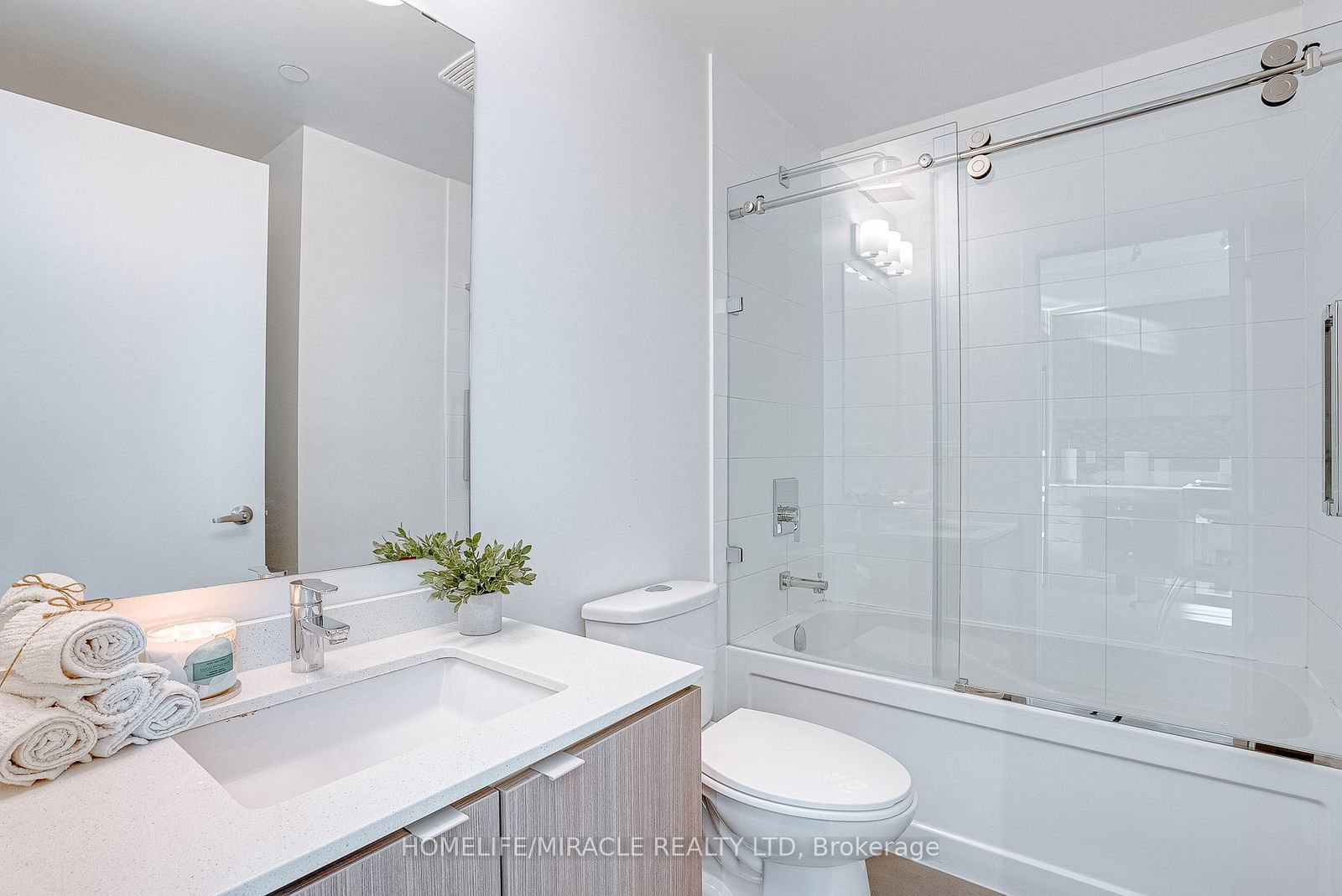 5230 Dundas St, unit A527 for sale - image #13