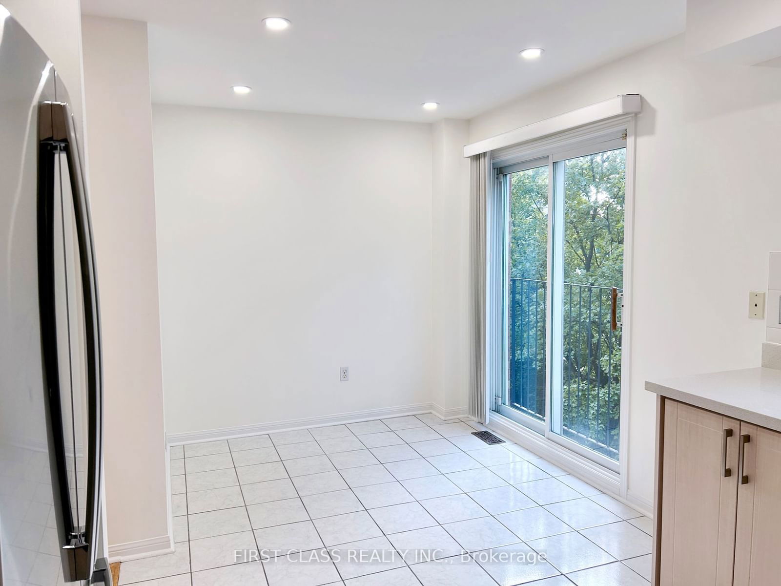 80 Acorn Pl, unit 50 for rent - image #8