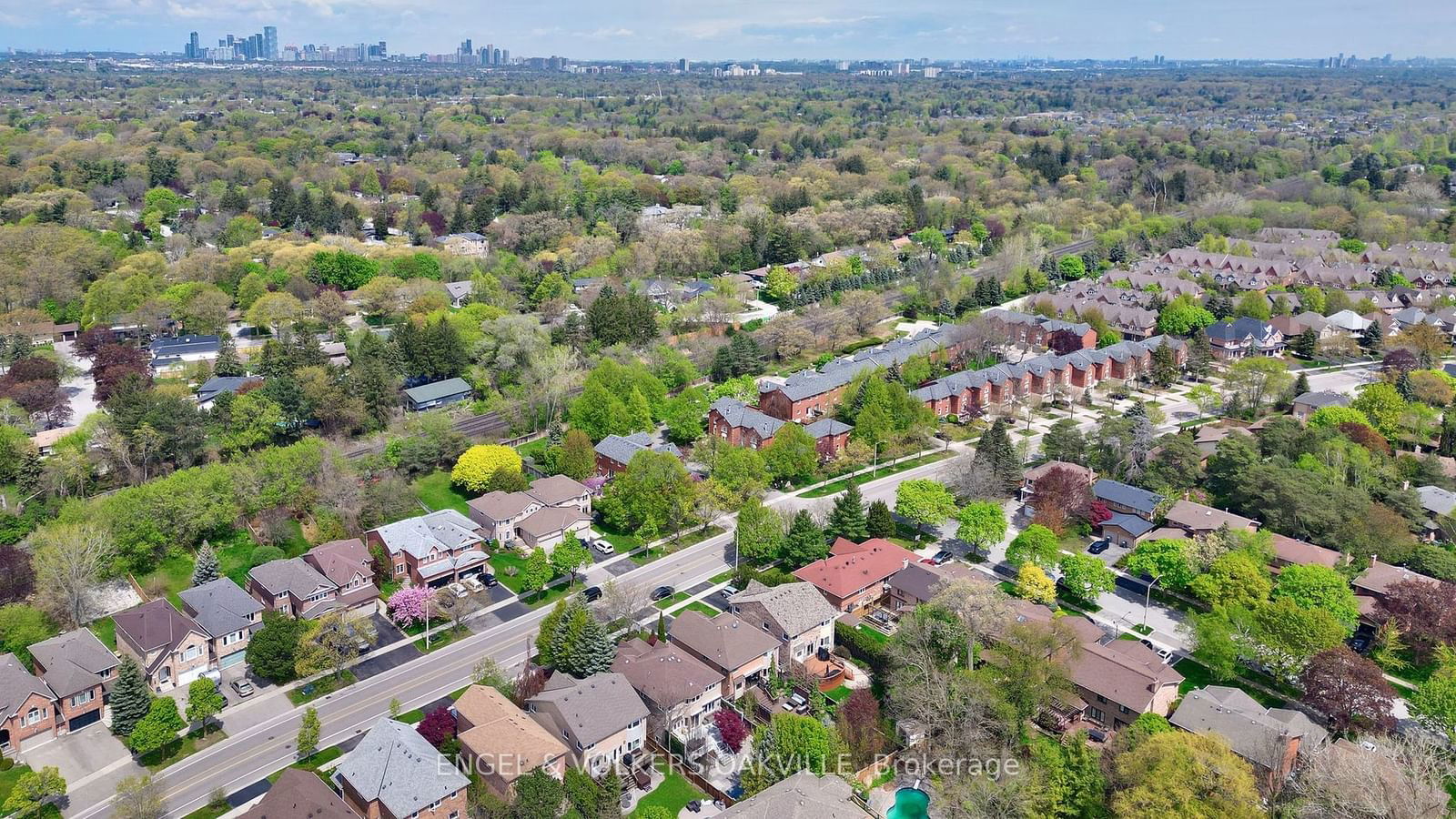 1100 Queen Street West Townhomes, Mississauga, Toronto