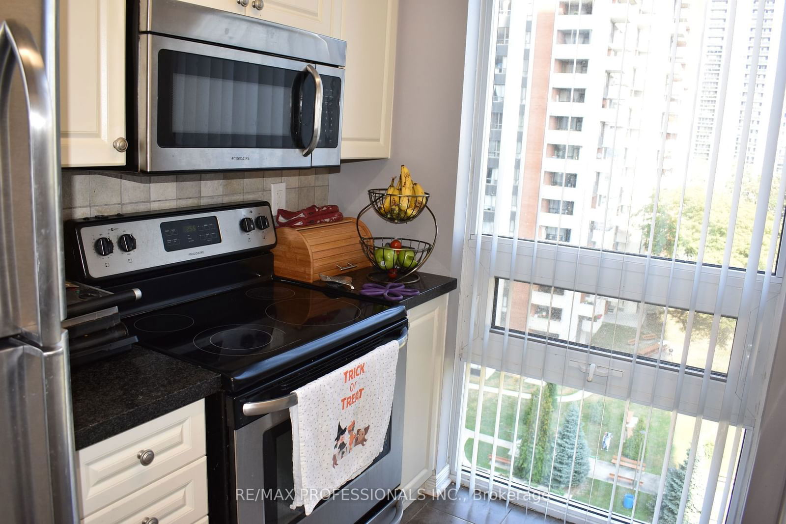 3 Michael Power Pl, unit 803 for rent - image #10