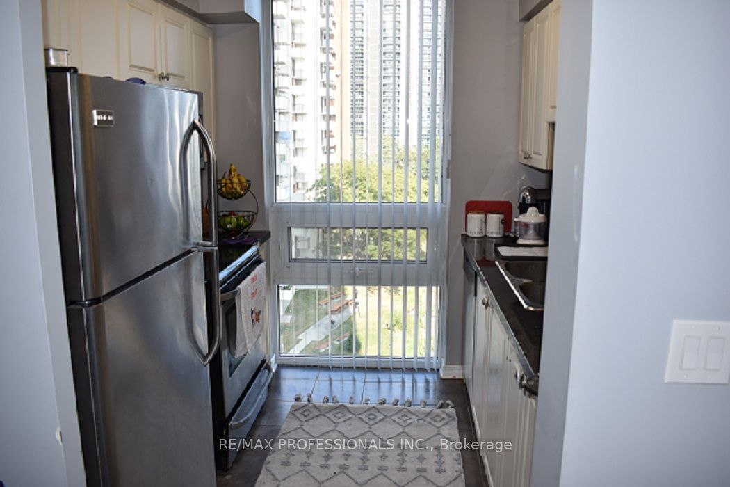 3 Michael Power Pl, unit 803 for rent - image #9