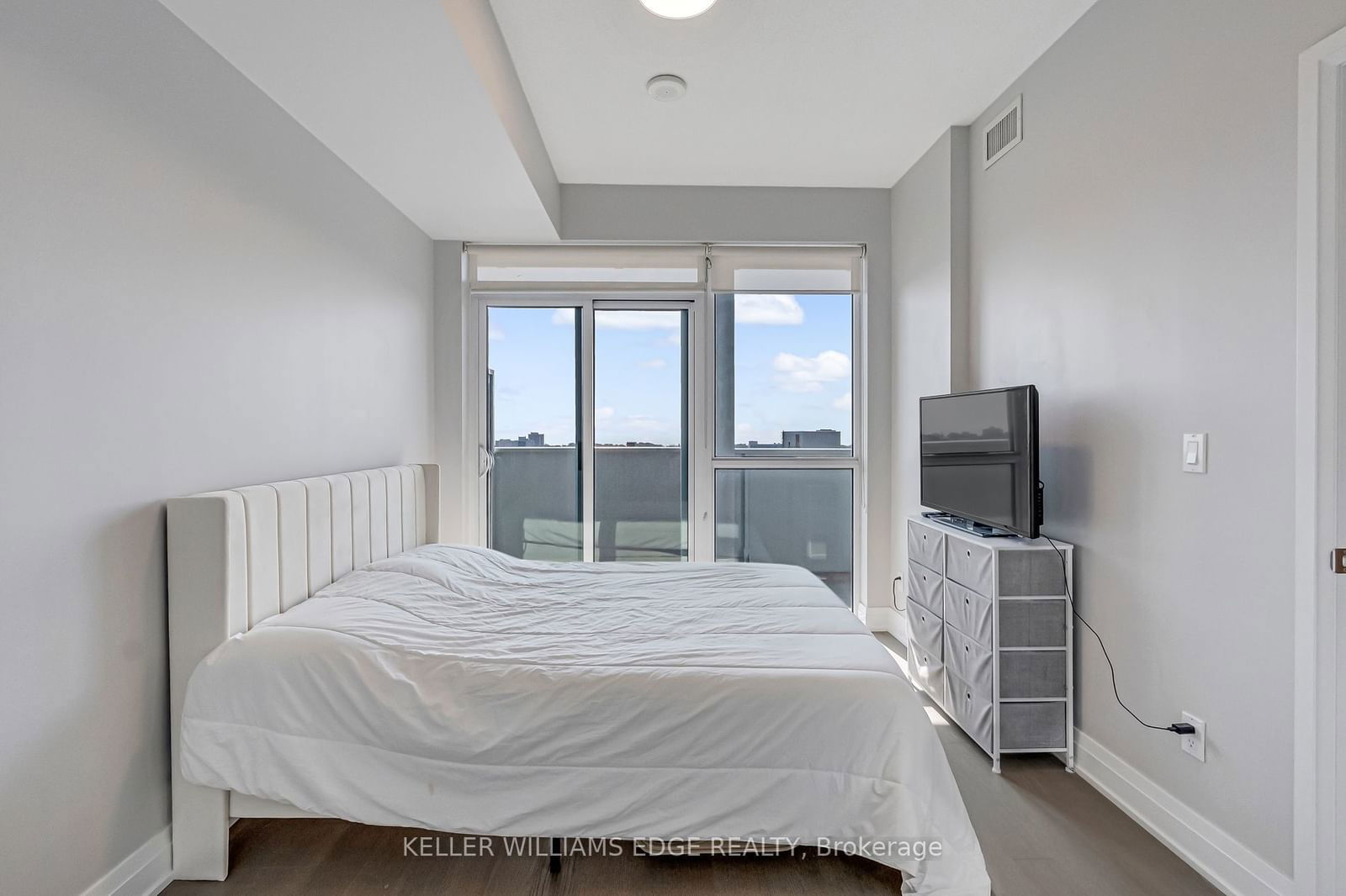 55 Speers Rd, unit 1106 for sale - image #25