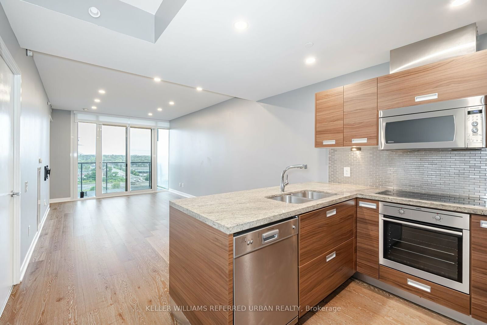 90 Park Lawn Rd, unit 1515 for sale - image #5