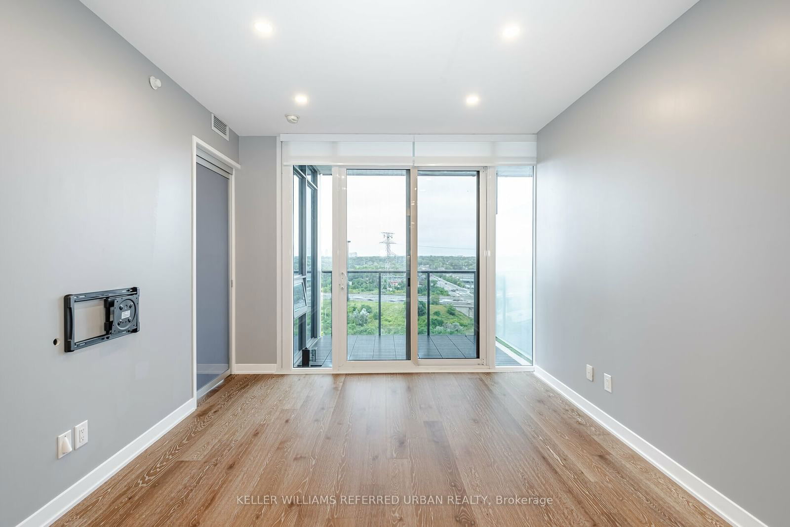 90 Park Lawn Rd, unit 1515 for sale - image #8