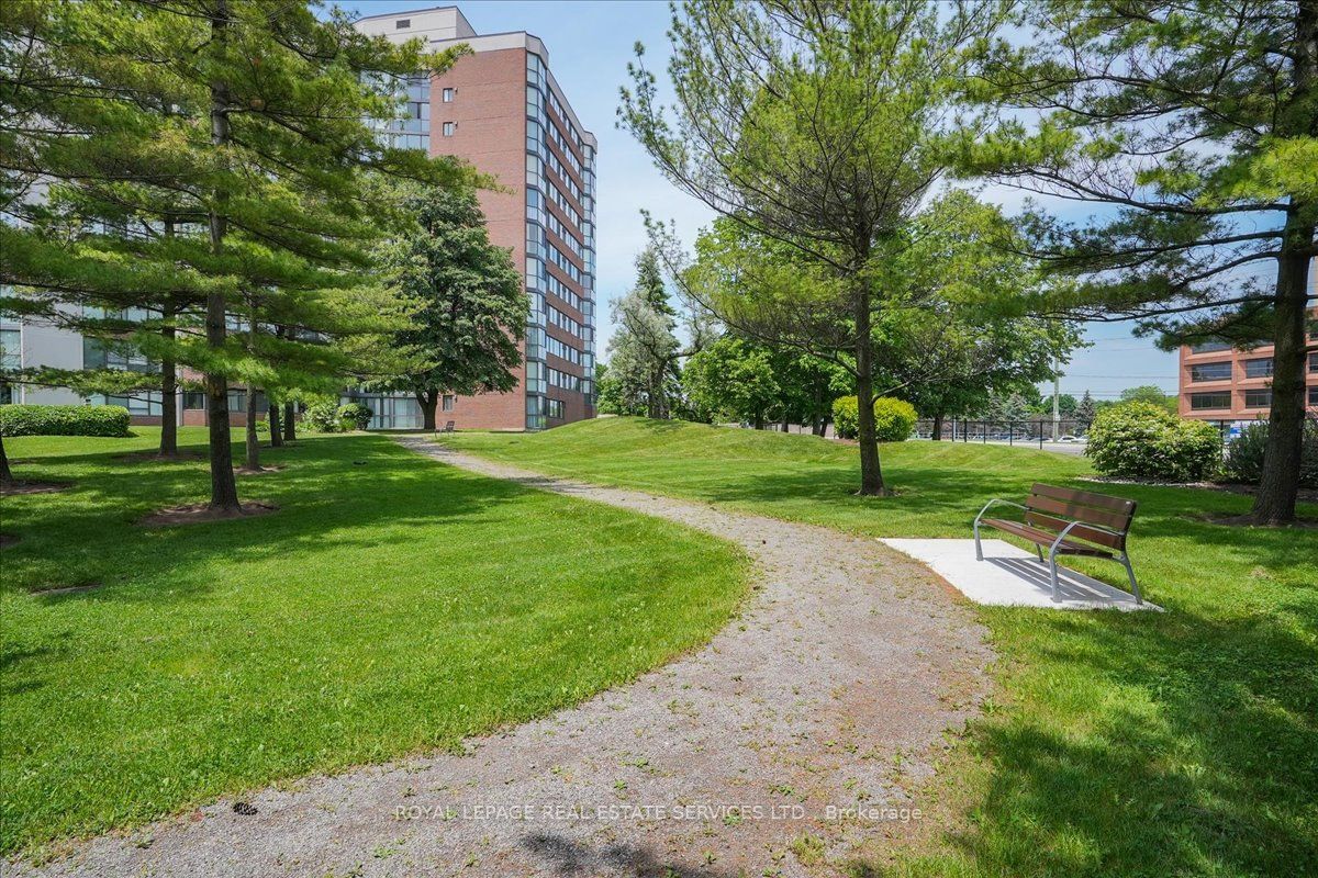 1230 Marlborough Crt, unit 702 for sale - image #32