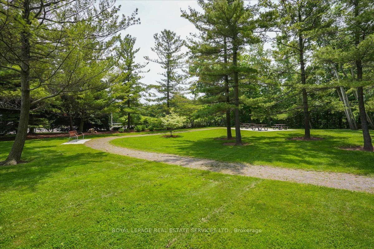 1230 Marlborough Crt, unit 702 for sale - image #33