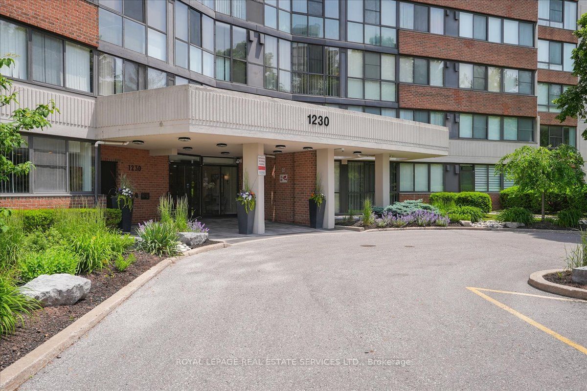 1230 Marlborough Crt, unit 702 for sale - image #36