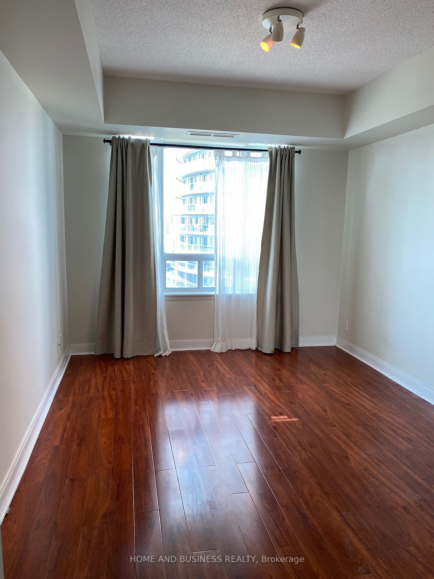 70 Absolute Ave, unit 2505 for rent - image #9