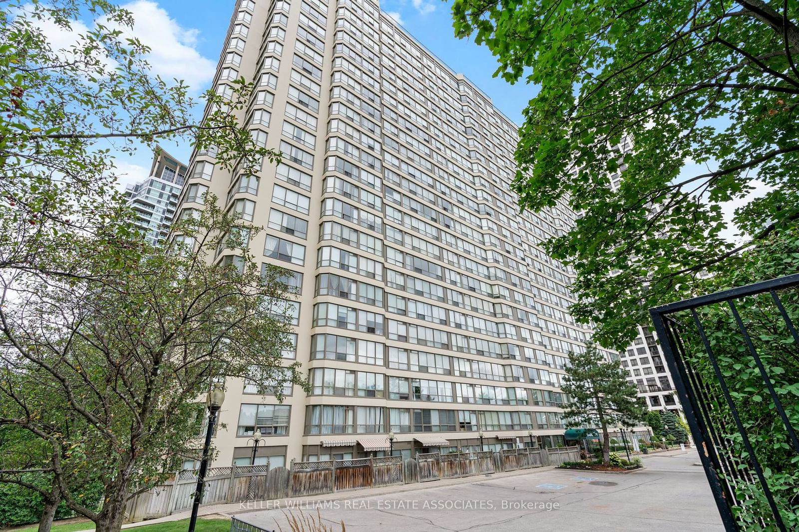 55 Elm Dr W, unit 1609 for sale