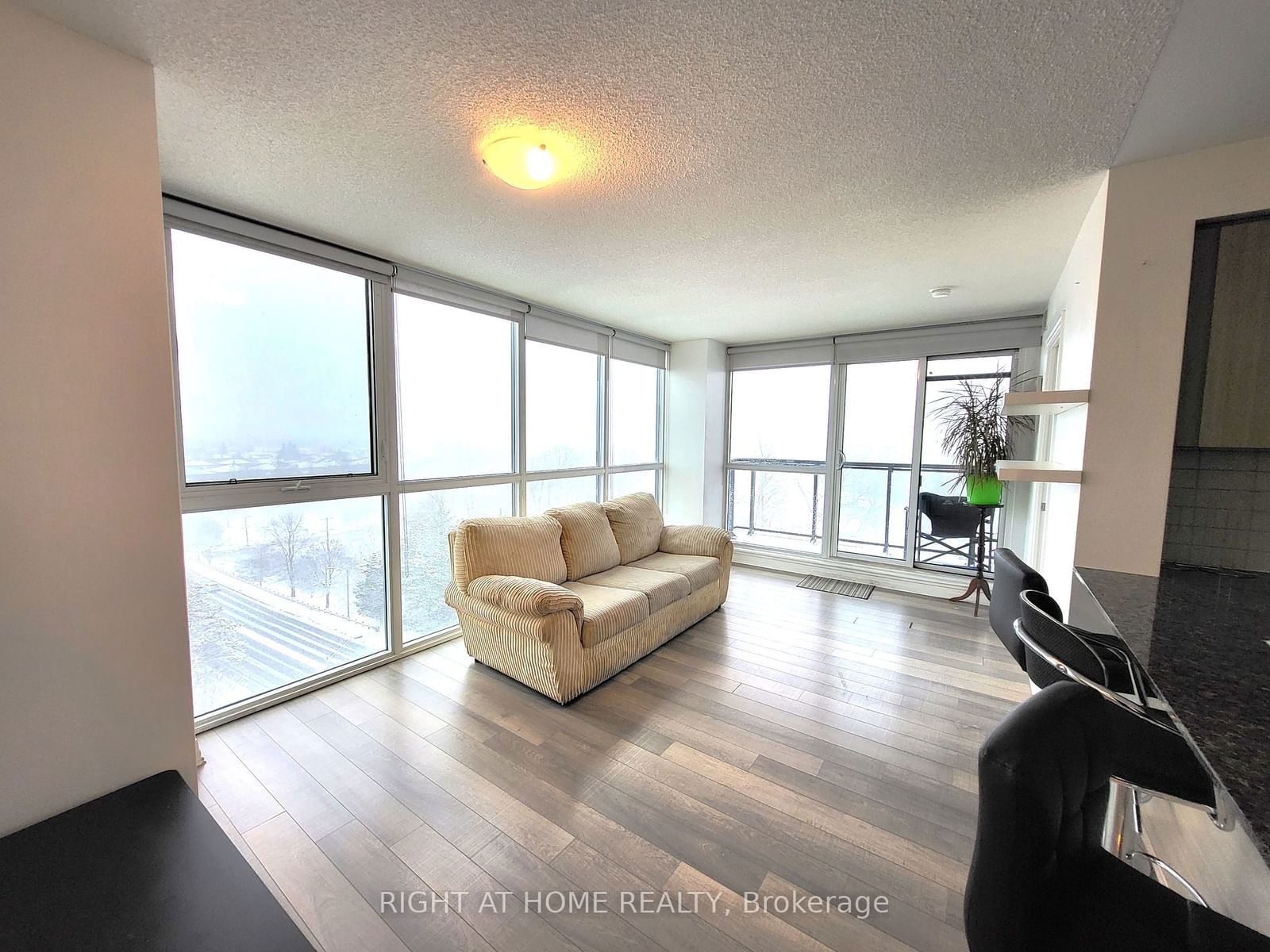 80 esther lorrie Dr, unit 906 for rent - image #4