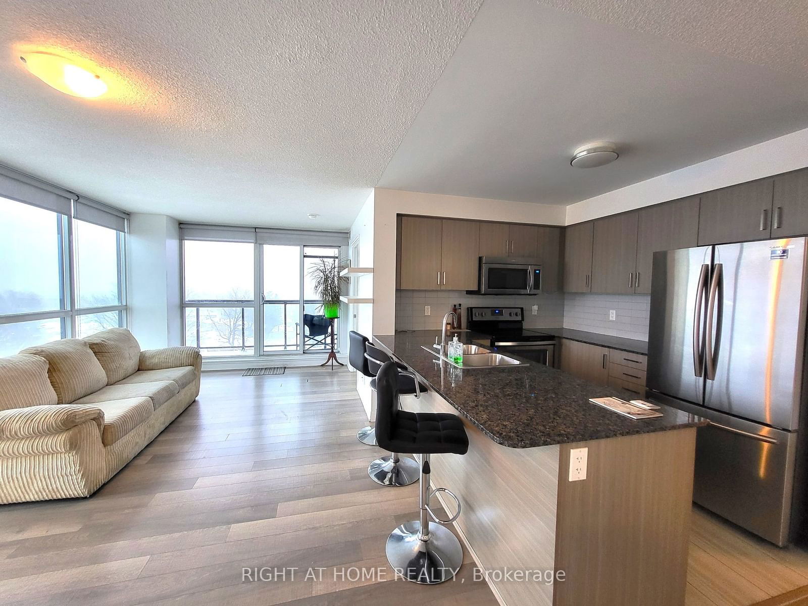 80 esther lorrie Dr, unit 906 for rent - image #8