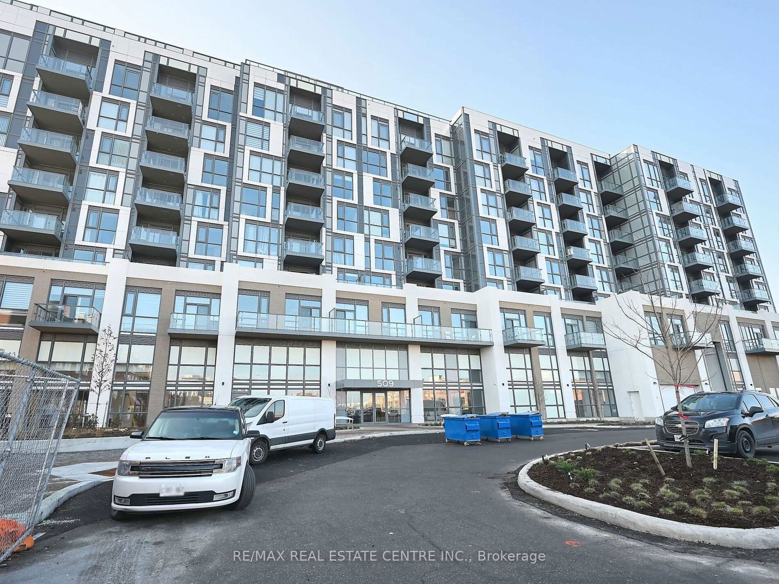 509 Dundas St W, unit 715 for rent - image #2