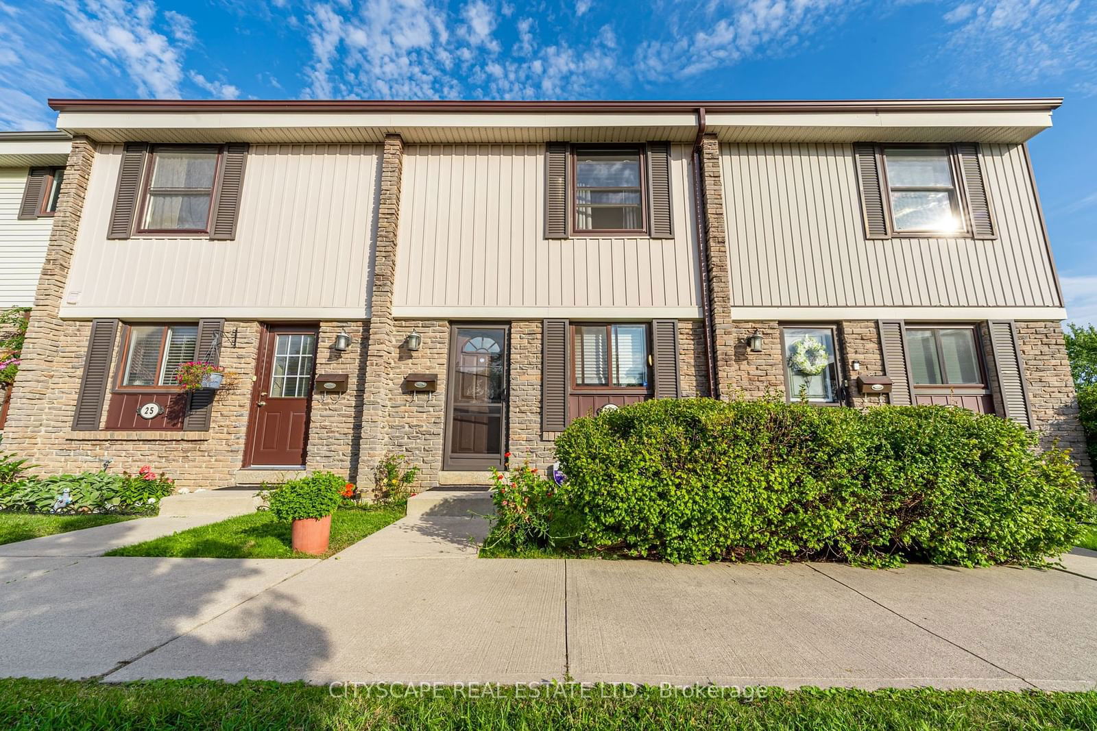 2779 Gananoque Dr, unit 24 for sale - image #1