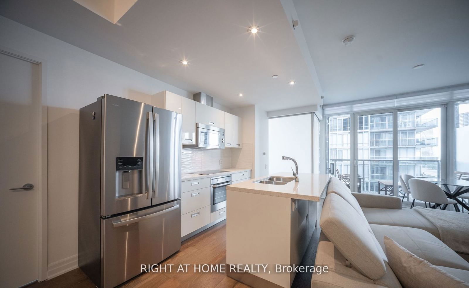 88 Park Lawn Rd, unit 1010 for rent - image #14