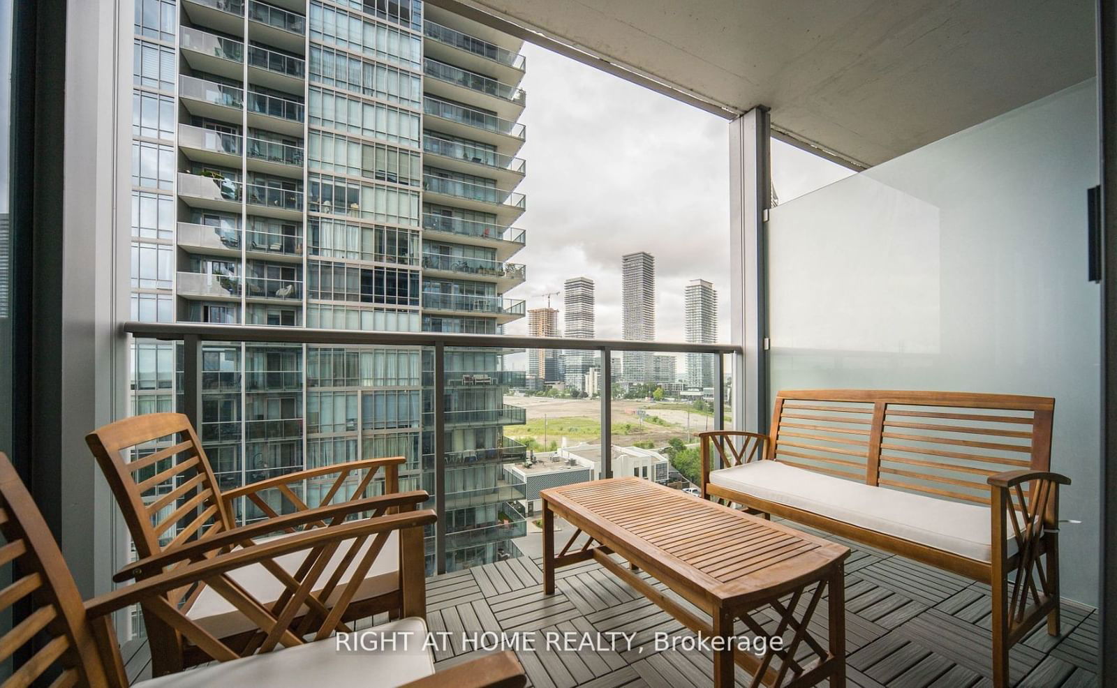 88 Park Lawn Rd, unit 1010 for rent - image #28