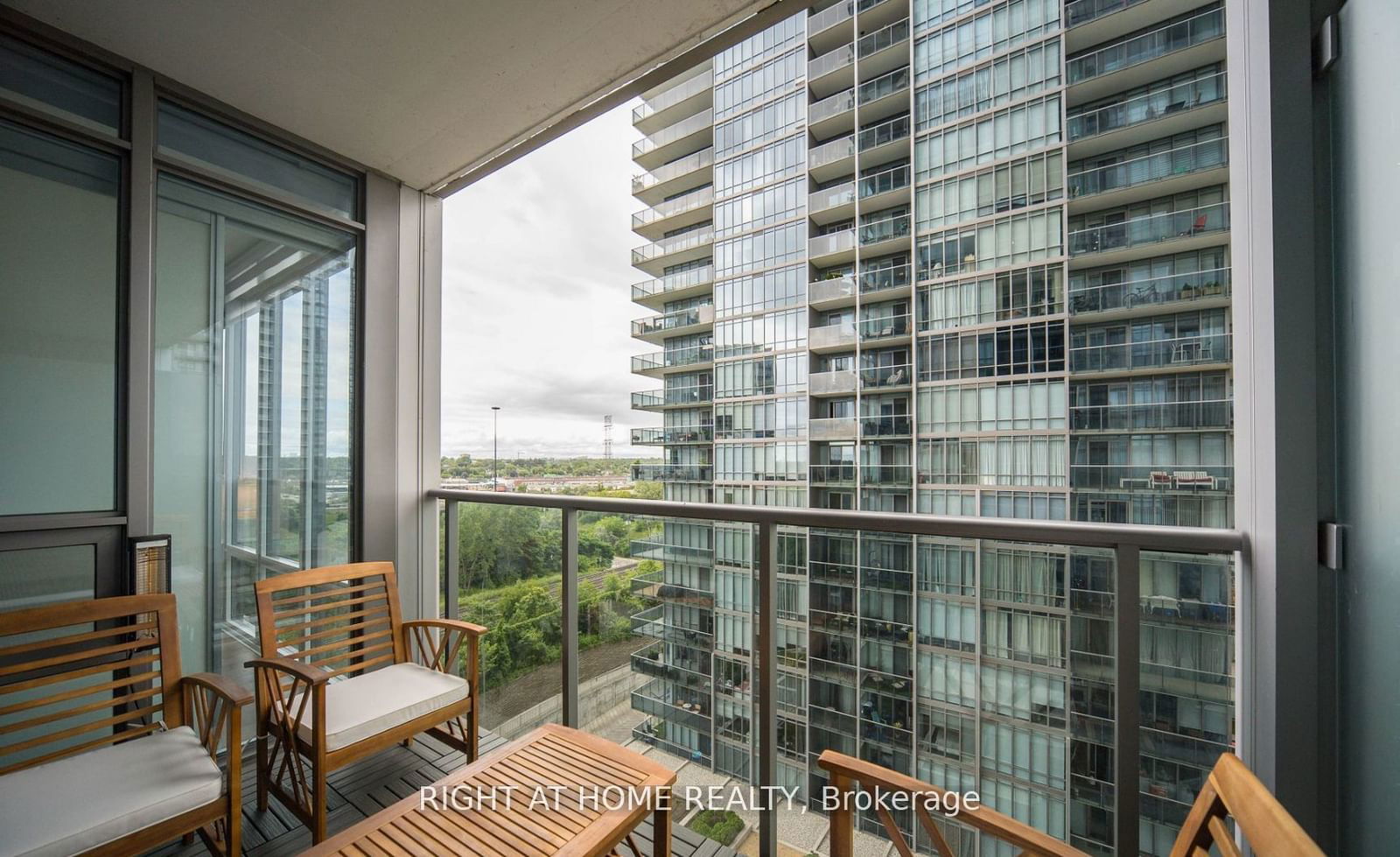 88 Park Lawn Rd, unit 1010 for rent - image #30