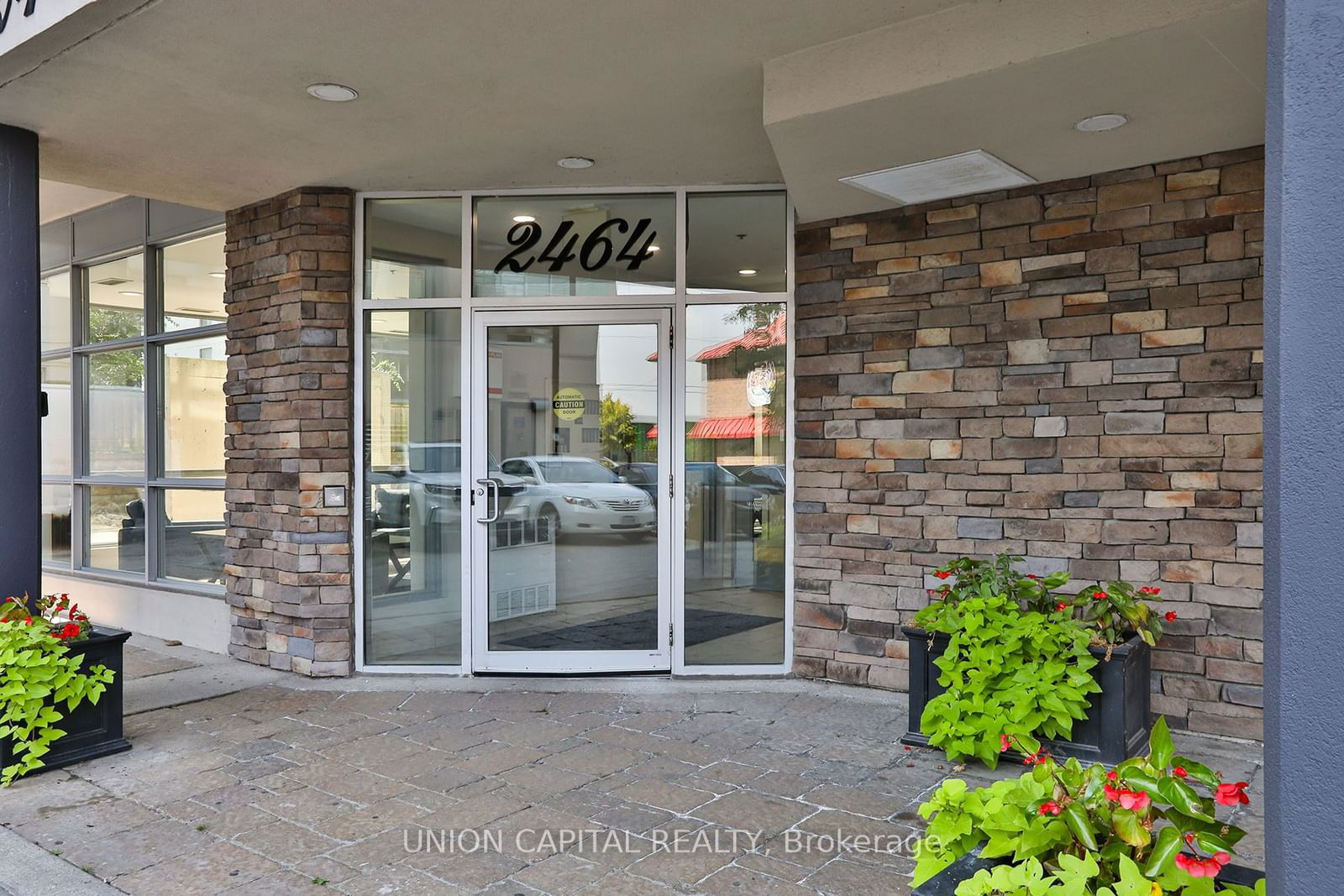 2464 Weston Rd, unit 810 for rent - image #2