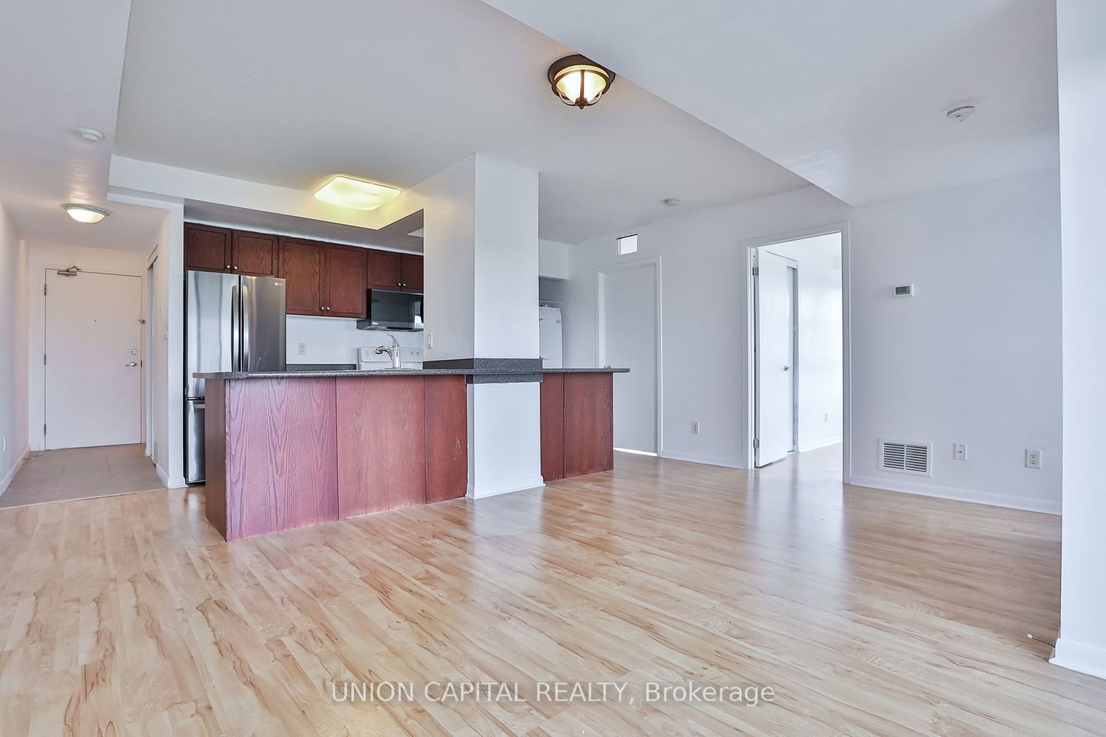 2464 Weston Rd, unit 810 for rent - image #3