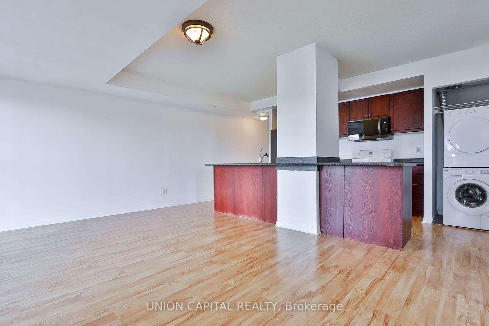 2464 Weston Rd, unit 810 for rent - image #5