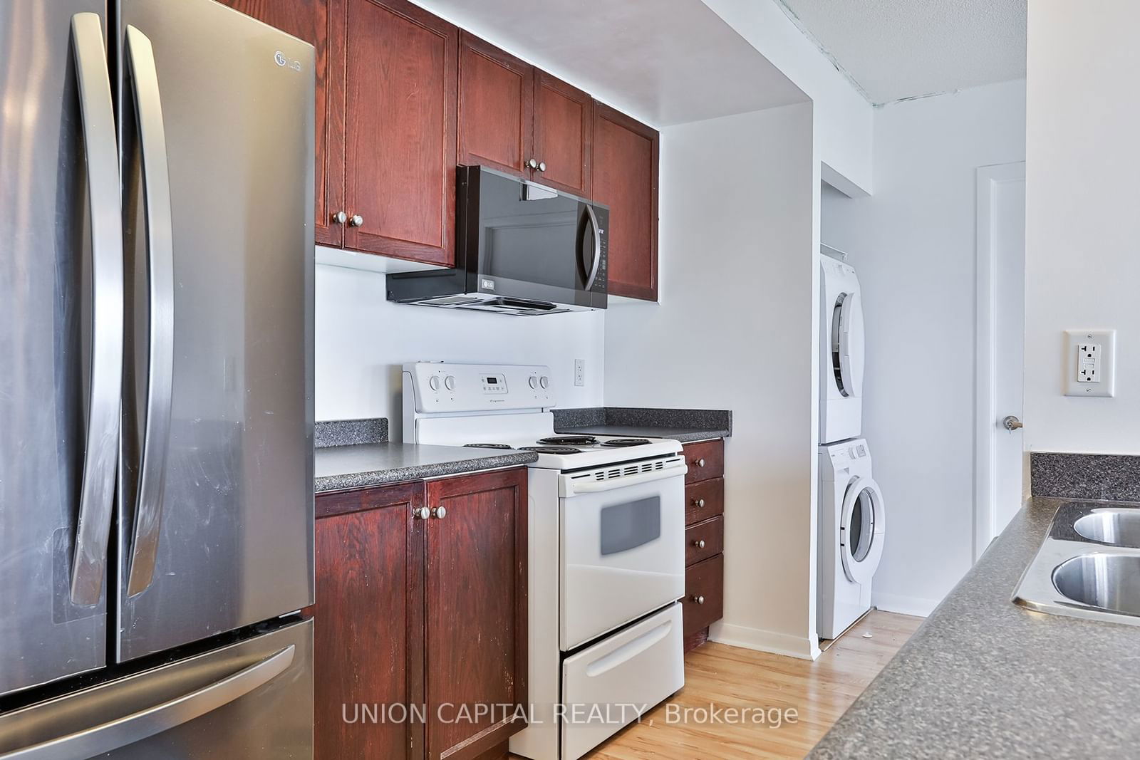 2464 Weston Rd, unit 810 for rent - image #7