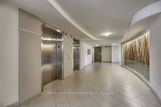 3060 Rotary Way, unit 420 for rent - image #4