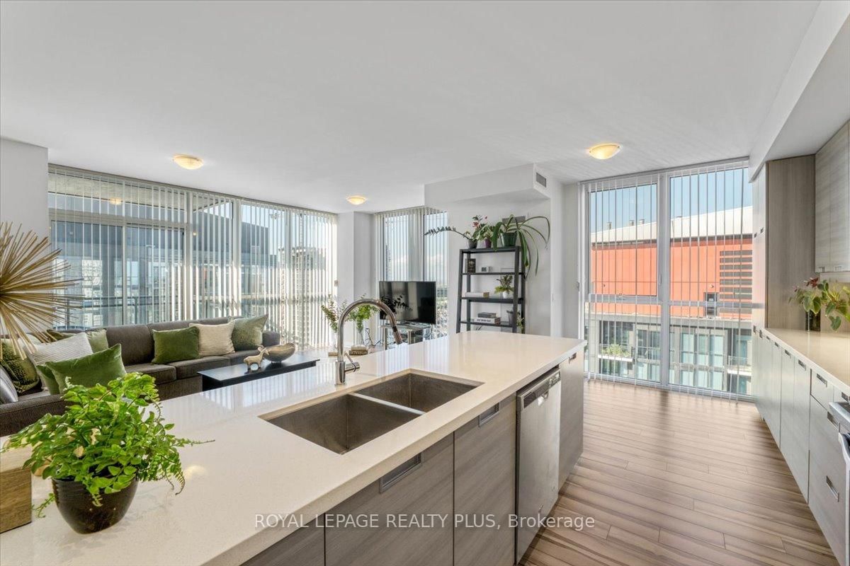 75 Eglinton Ave W, unit 2604 for sale - image #1