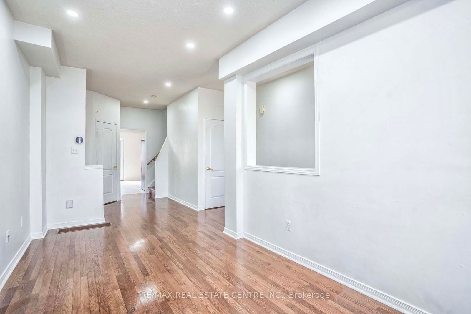 435 Hensall Circ, unit 176 for sale - image #8