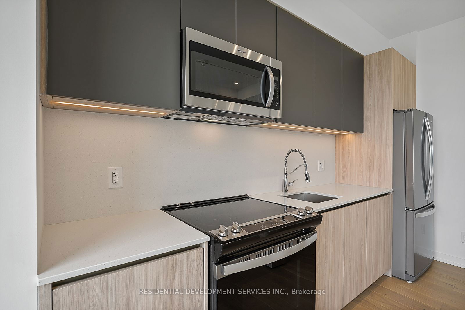 3100 Keele St, unit 819 for sale