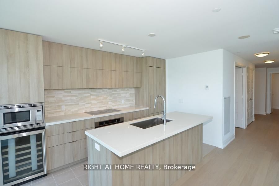 110 Marine Parade Dr, unit 1002 for rent - image #7