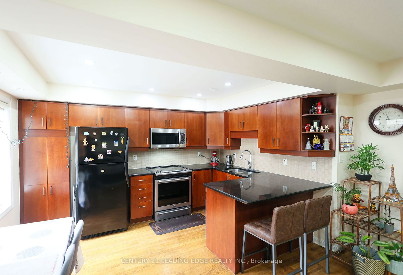 760 Neighbourhood Circ, unit 1 for sale - image #8