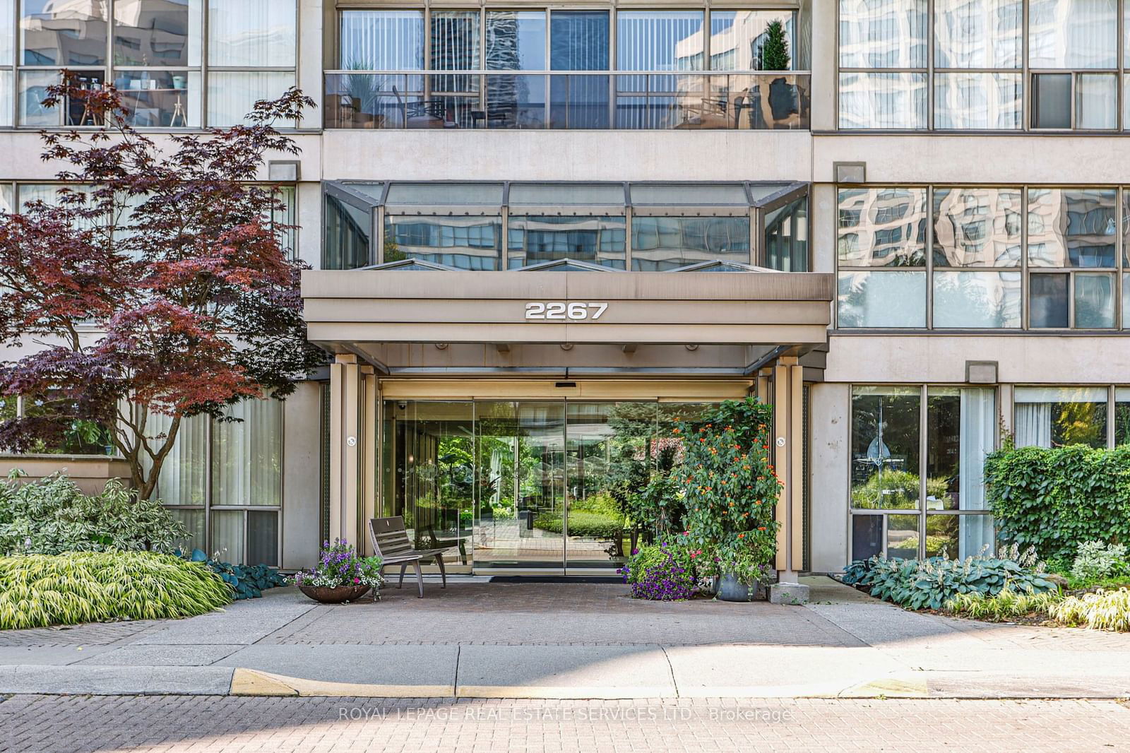 2267 Lake Shore Blvd W, unit 814 for sale