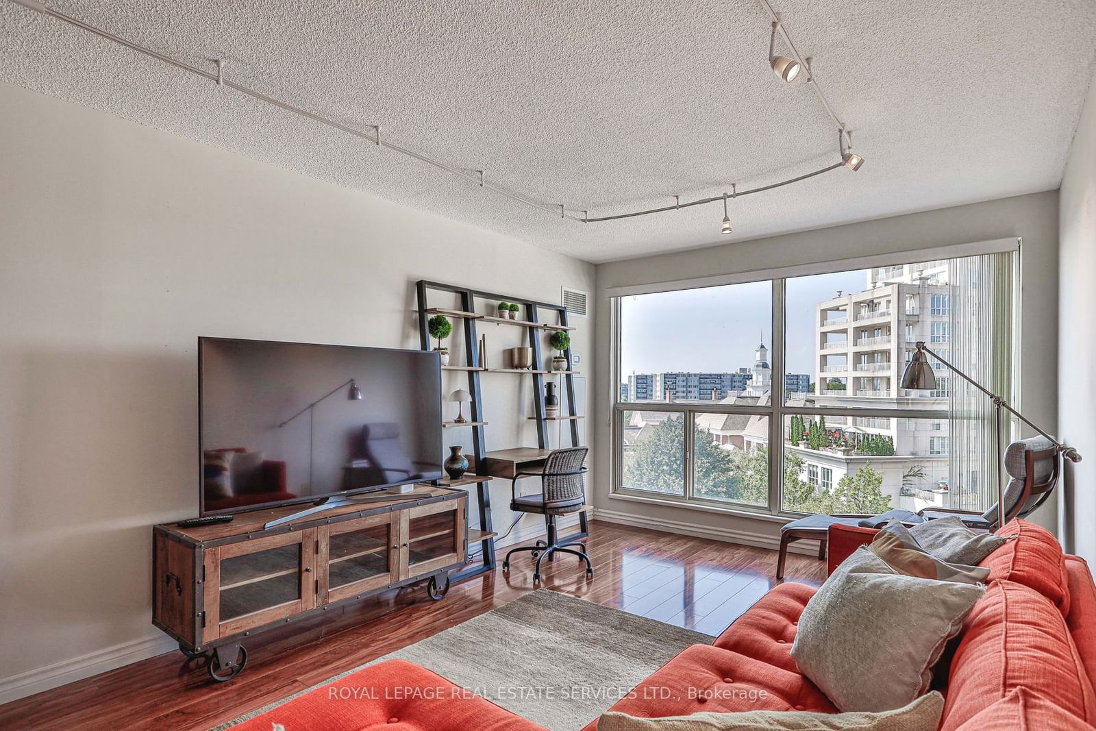 2267 Lake Shore Blvd W, unit 814 for sale