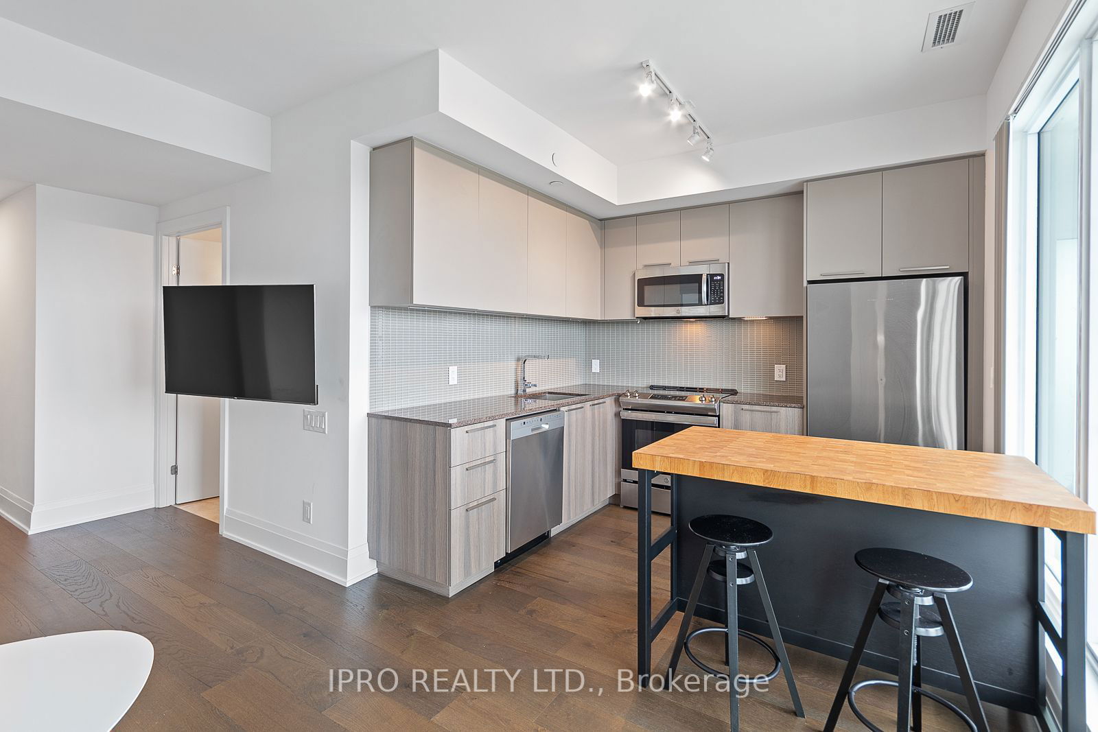 20 Brin Dr, unit 809 for rent - image #8