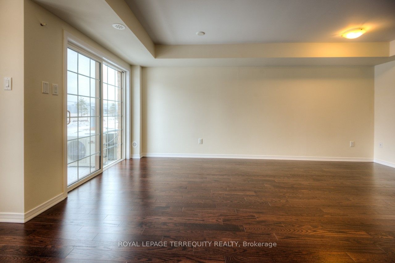 2441 Greenwich Dr, unit 37 for rent - image #5